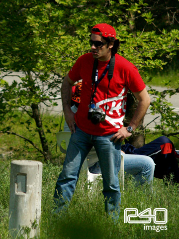 "Τρέχει τίποτα?"